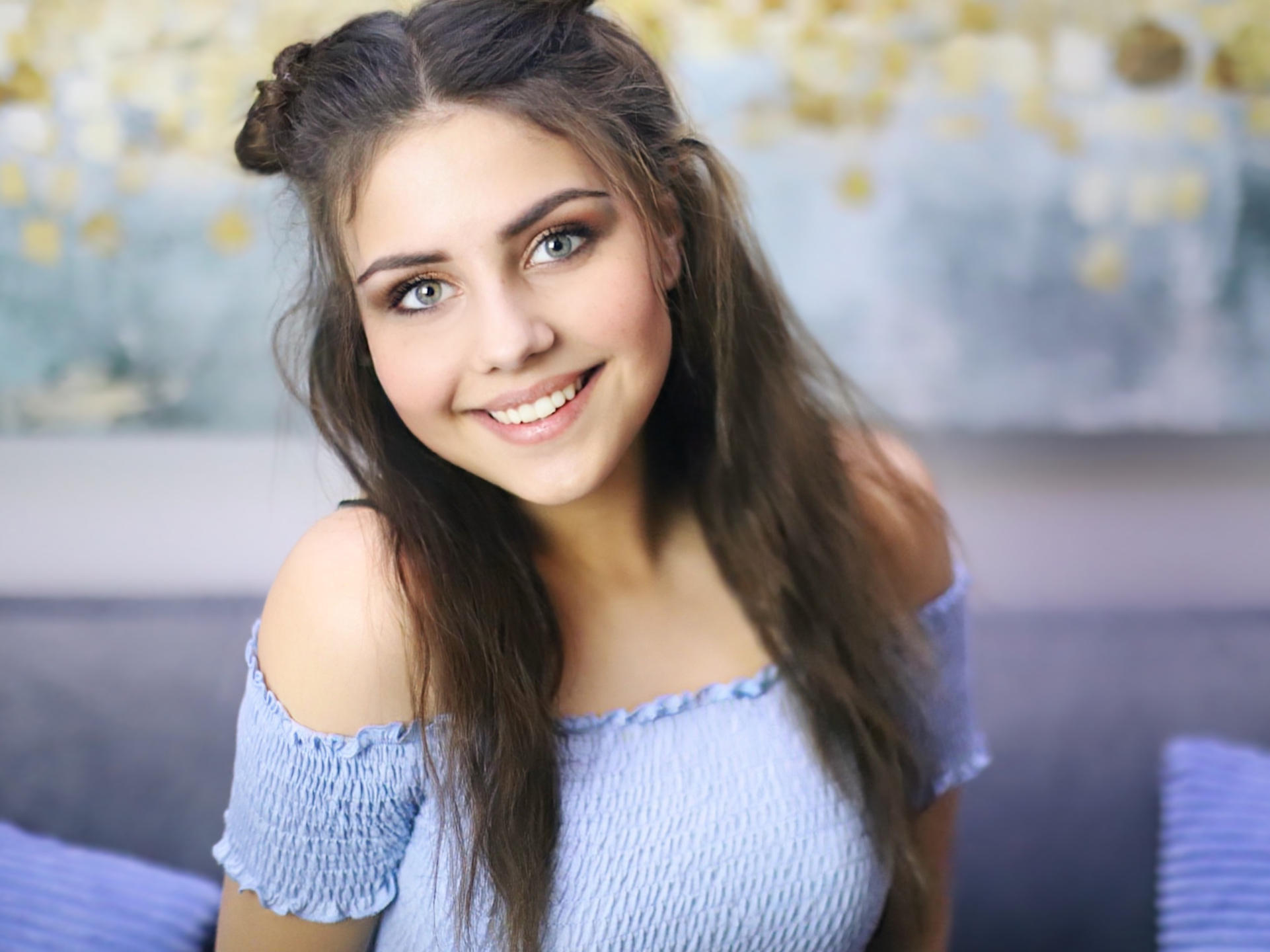 hollycurli, camgirl Xlovecam