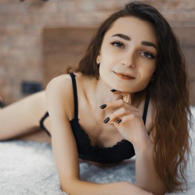 vikkidaily, camgirl Xlovecam